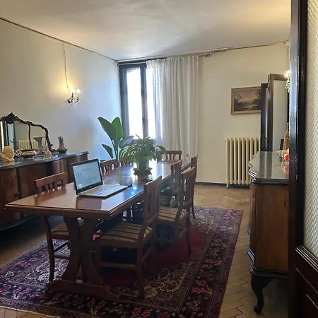 בית הארחה Rosa *