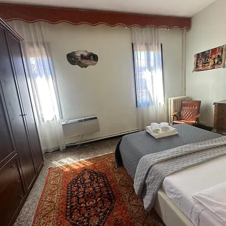 בית הארחה Rosa *